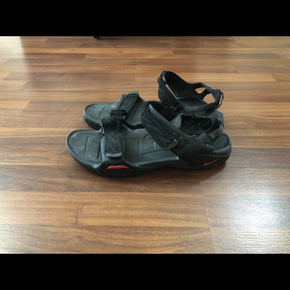 nike acg mens sandals